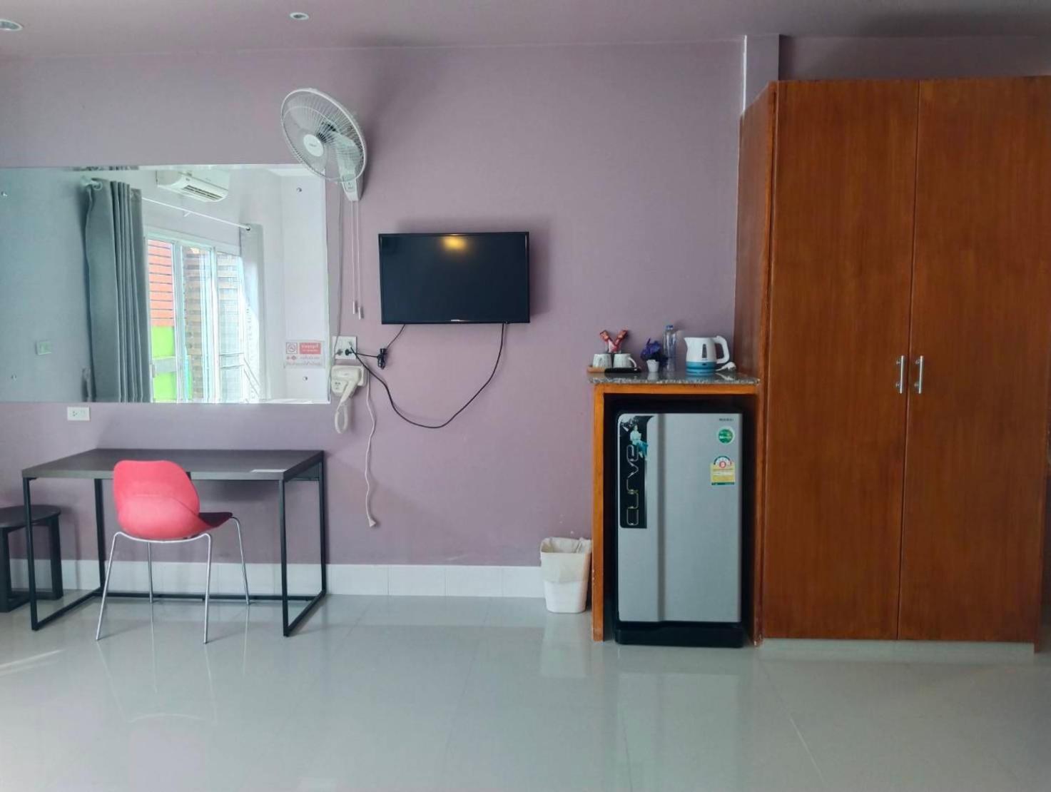 Bann Lhong Rak Pensión 2*