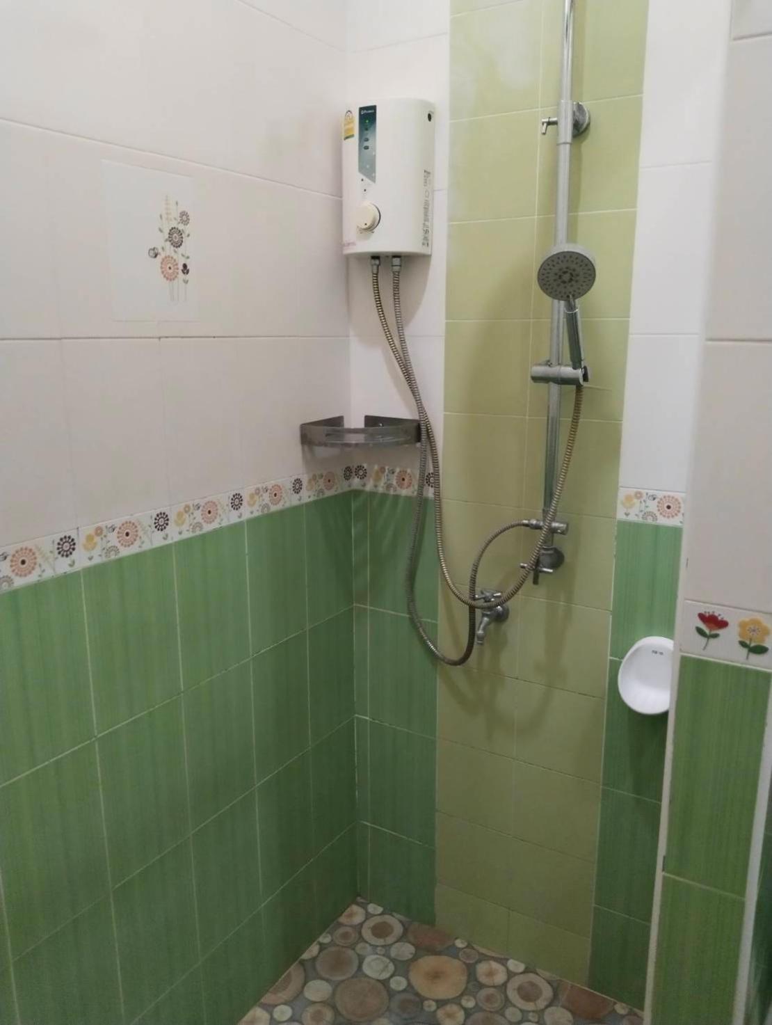 Pensión Bann Lhong Rak 2*
