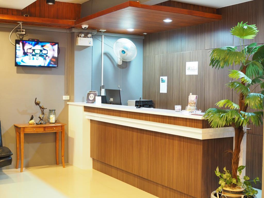 Bann Lhong Rak Pensión 2*