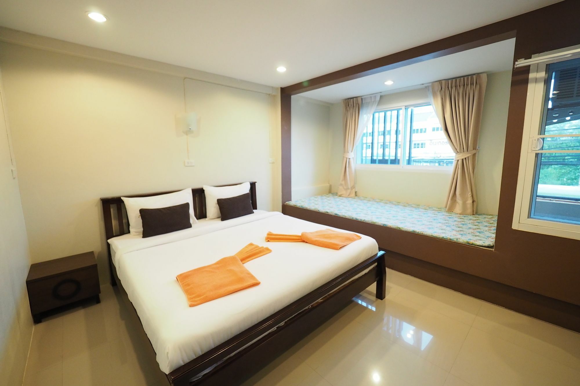 Bann Lhong Rak Krabi town